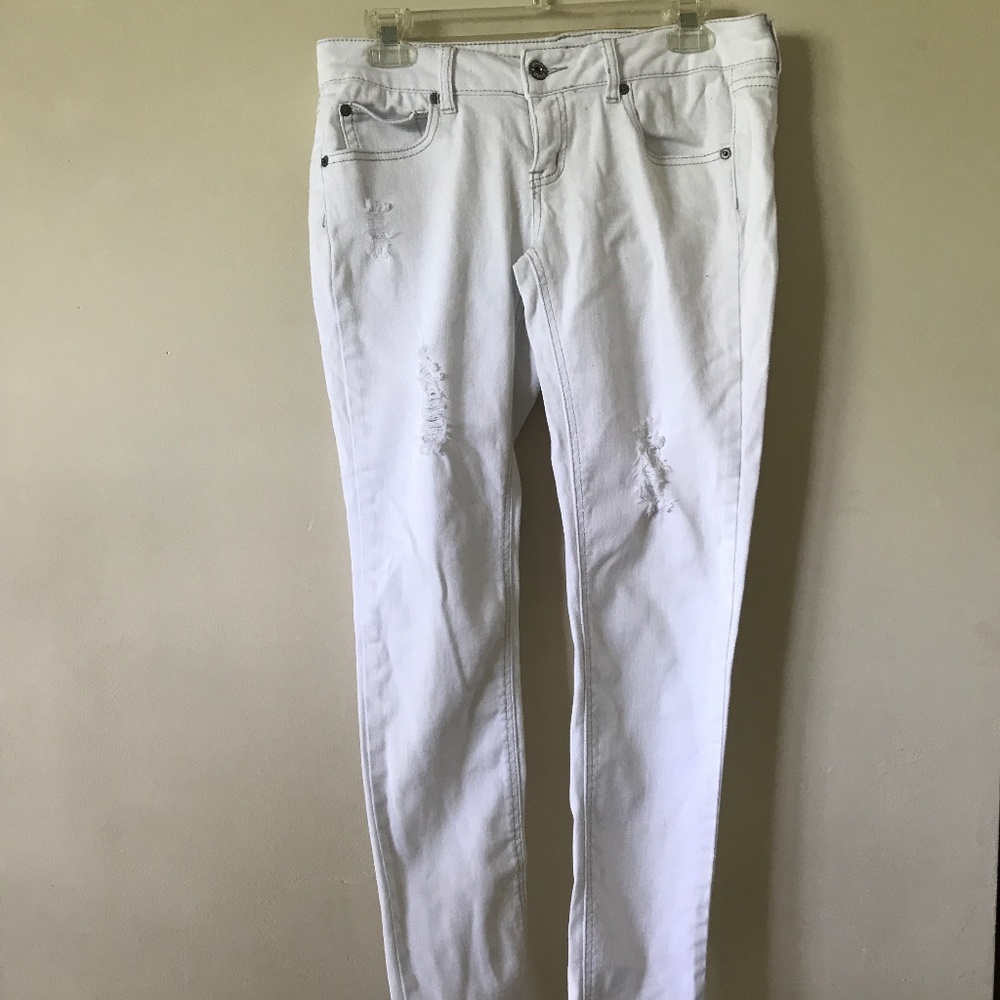 MUDD Ripped Skinny Denim Jeans. White. Size 9. Juniors.